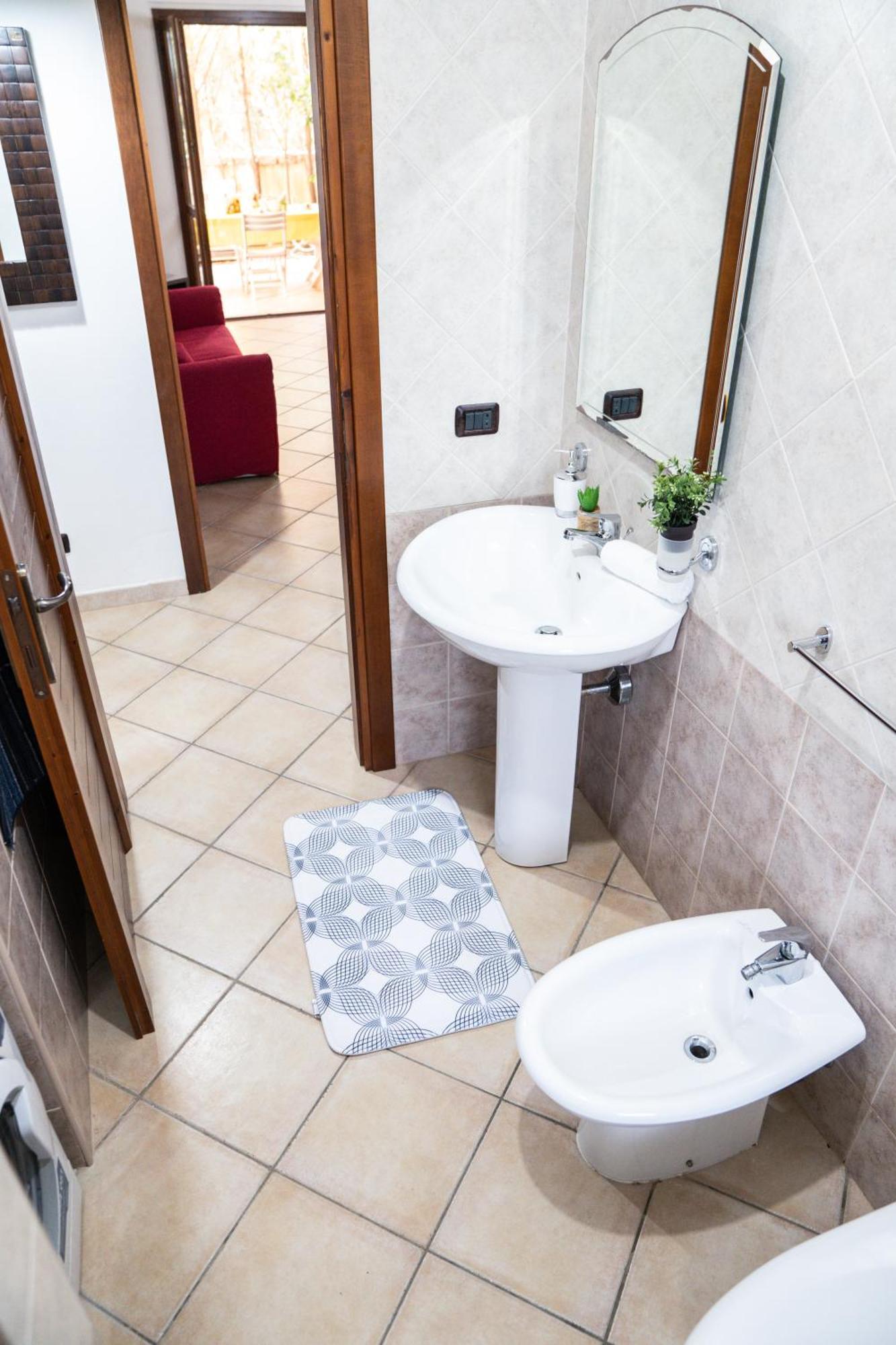 Casa Matilda Villasimius, 7 Posti, 3 Stanze, Doppio Giardino * Villasimius